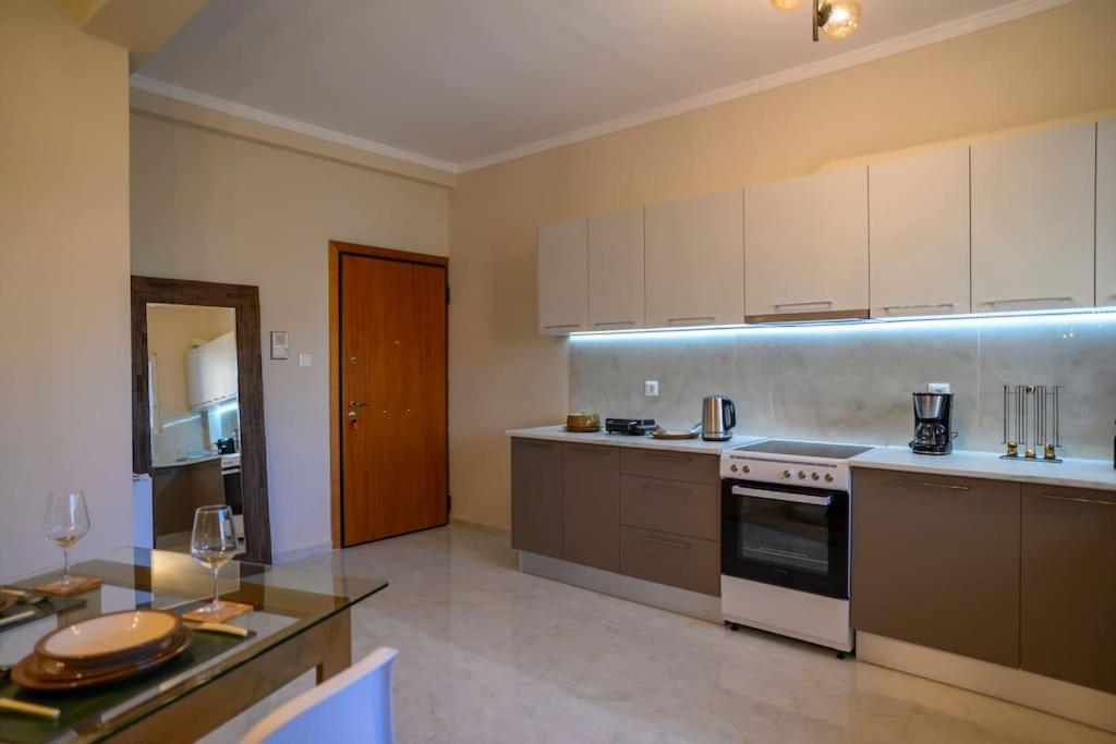 Luxury Modern 2 Bed Elegance * Athens